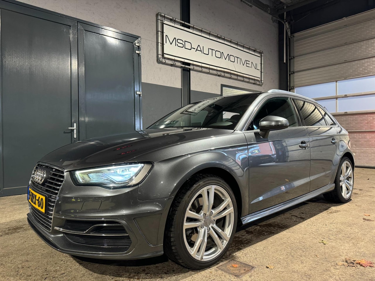 Audi A3 Sportback - 1.4 e-tron PHEV Ambition Pro Line plus Panoramadak - AutoWereld.nl