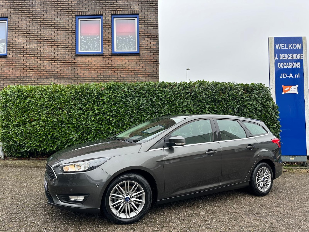 Ford Focus Wagon - 1.0 Titanium Climate C, Lmv, Pdc!!!! - AutoWereld.nl