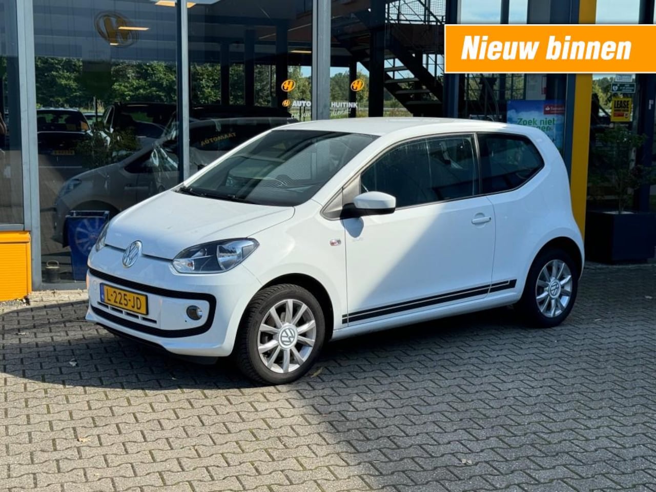 Volkswagen Up! - 1.0 UP! Edition - Stoelverwarming - Navi - AutoWereld.nl