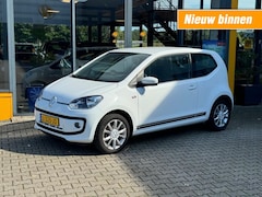 Volkswagen Up! - 1.0 UP Edition - Stoelverwarming - Navi