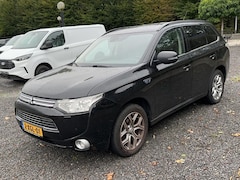 Mitsubishi Outlander - 2.0 PHEV INSTYLE+