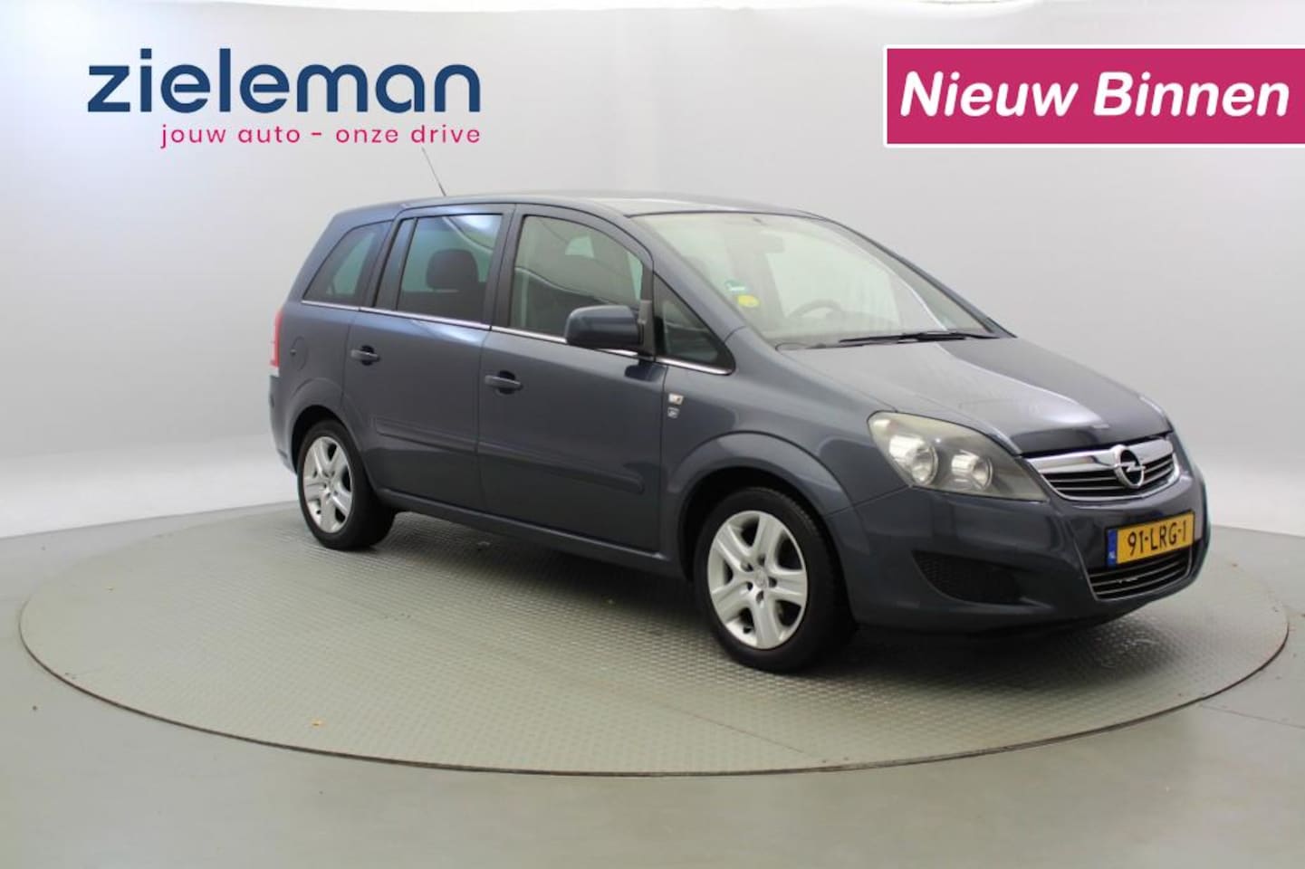 Opel Zafira - 1.8 111 years Edition Automaat 7 Persoons - Airco, Trekhaak - AutoWereld.nl