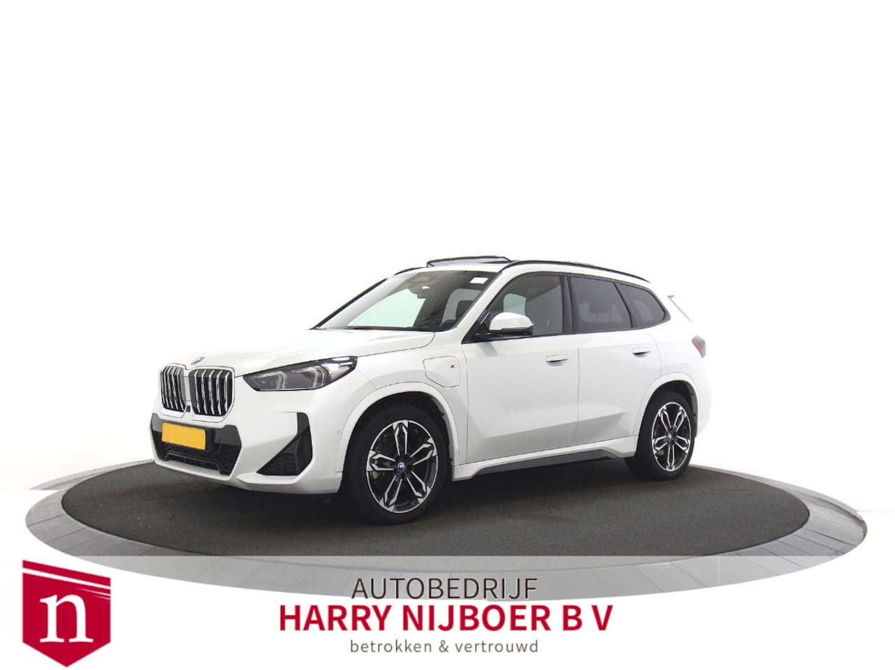 BMW X1 - xDrive25e M-Sport Panoramadak / Navigatie / Camera 360 - AutoWereld.nl