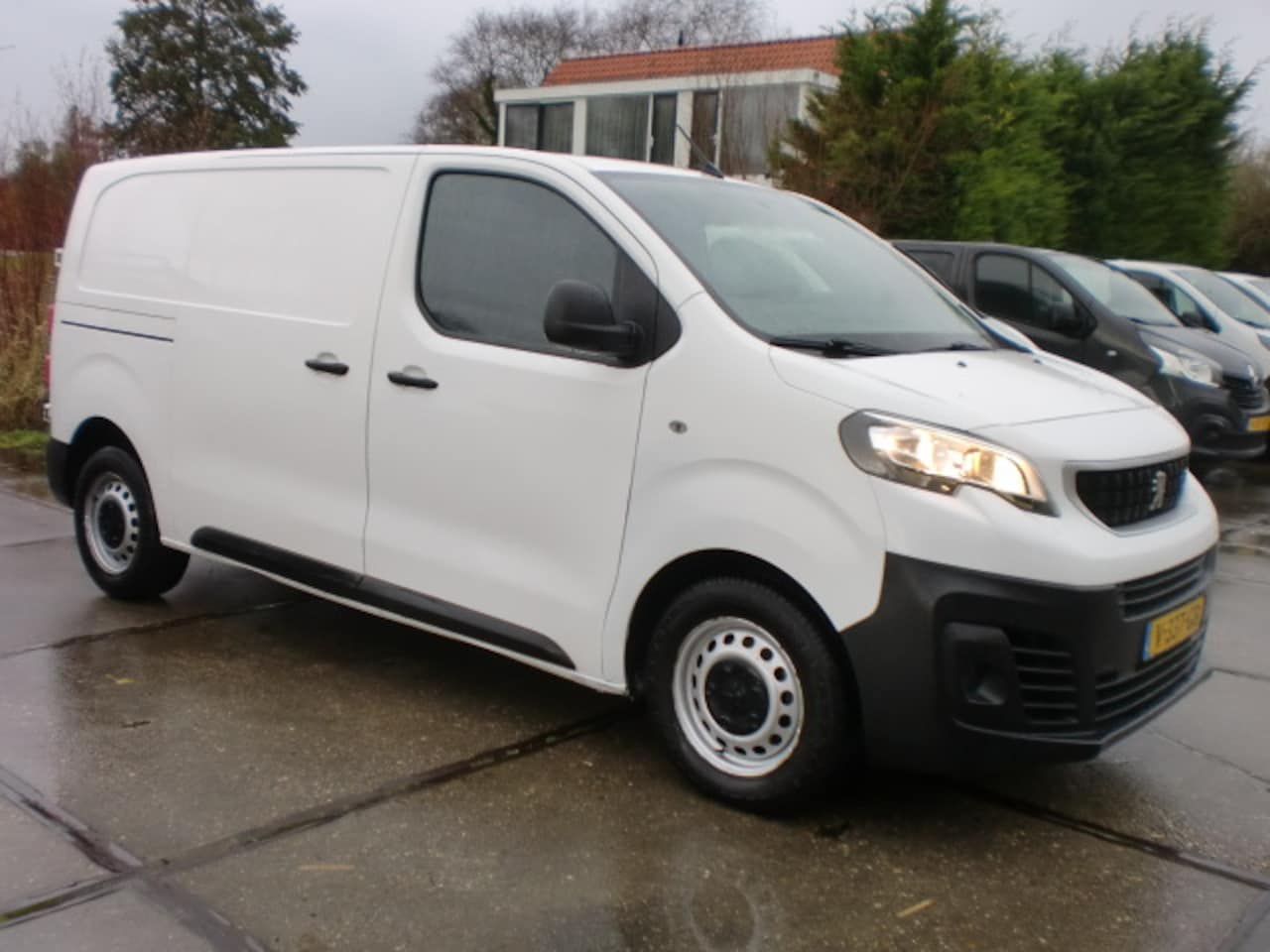 Peugeot Expert - 2.0 BlueHDi L2 AIRCO 3P NAVI EURO 6 LEASE €166 - AutoWereld.nl