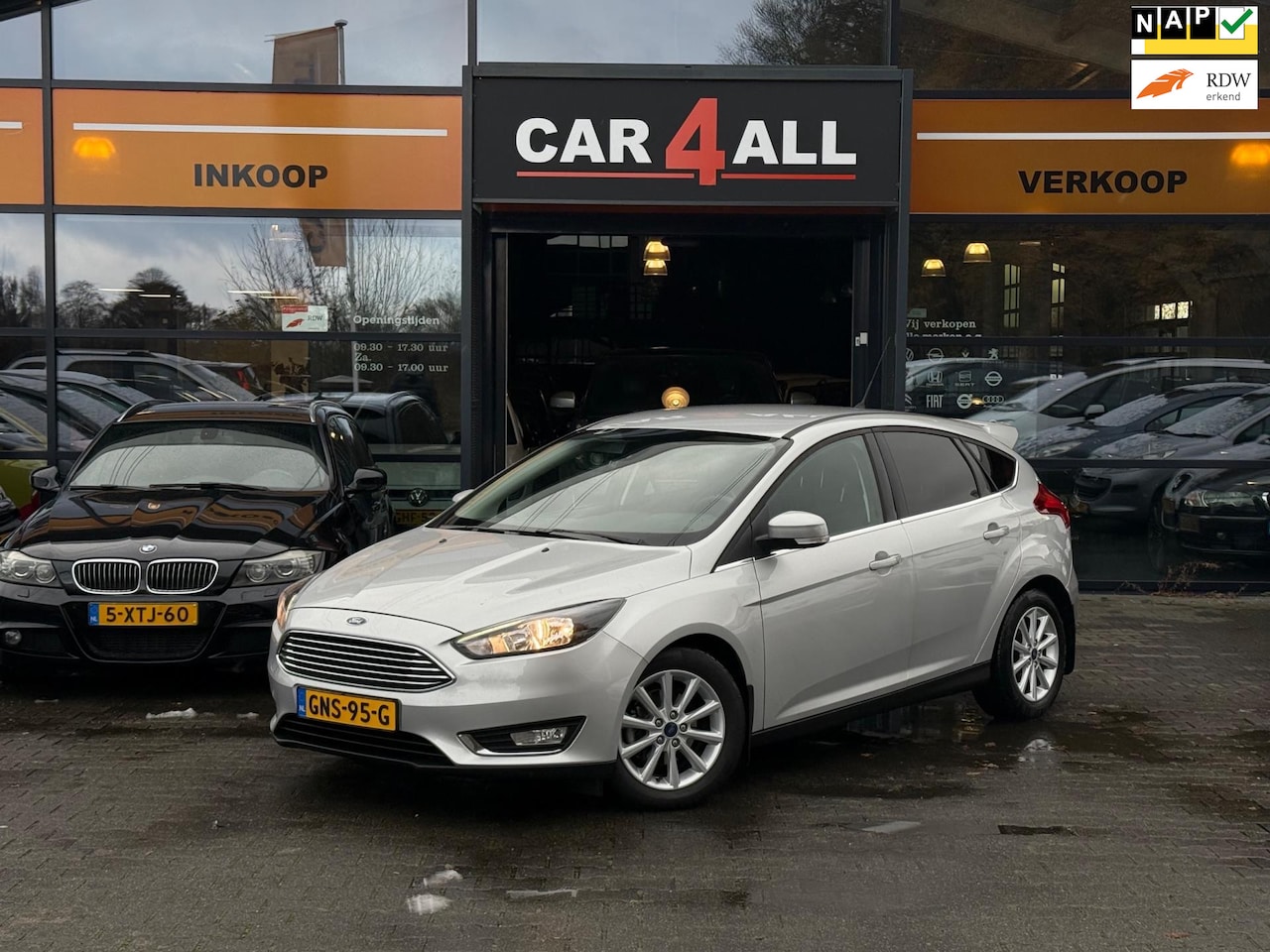 Ford Focus - 1.0 Titanium NAVI/PDC/LED/CLIMA/CRUISE/KEYLESS/APK 22-03-2025 - AutoWereld.nl