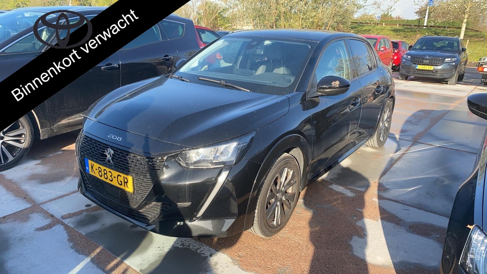 Peugeot e-208 - EV Allure Black Pack 50 kWh 300 km actieradius | Navigatie | Apple Carplay & AndroidAUTO | - AutoWereld.nl