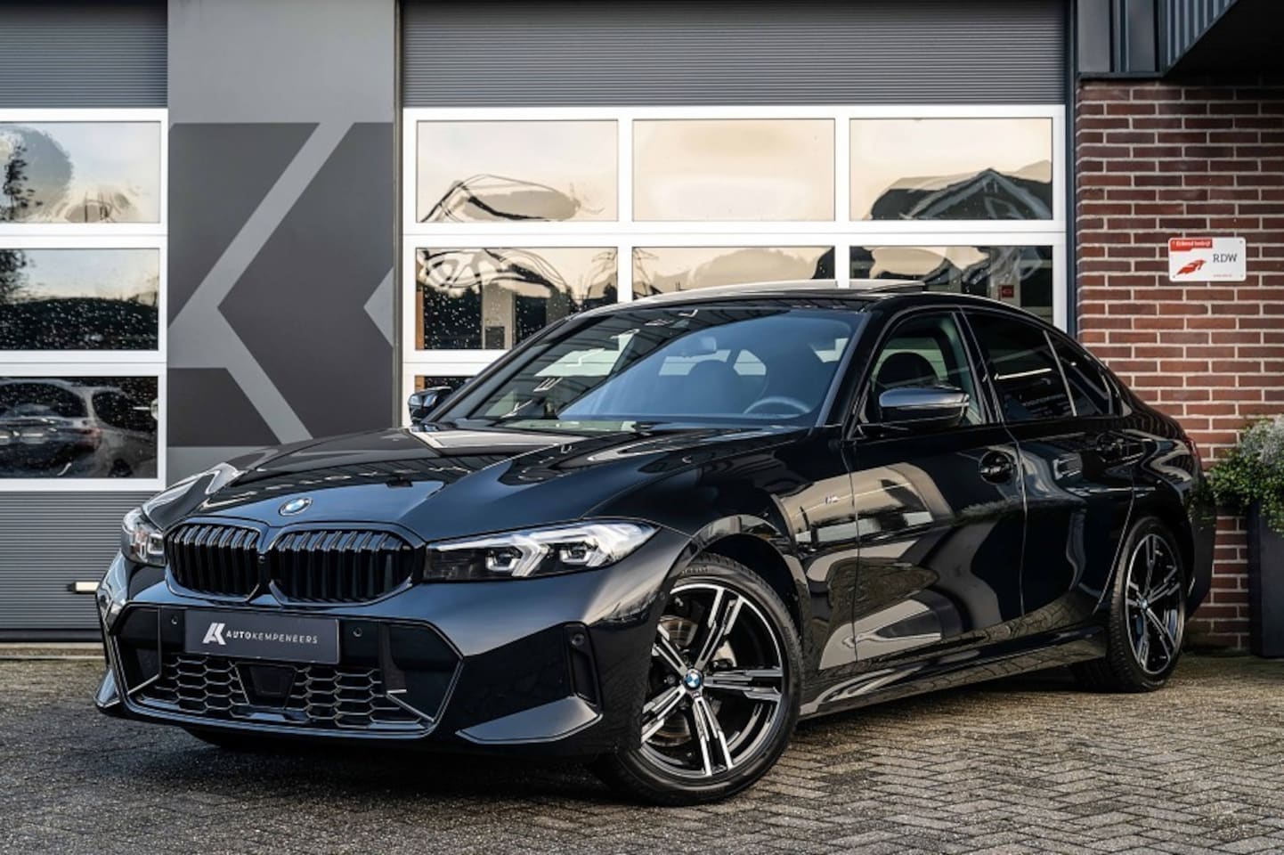 BMW 3-serie Touring - 320i xDrive M Sport | Shadow | Panorama | HIFI | Camera | ACC | Widescreen | - AutoWereld.nl