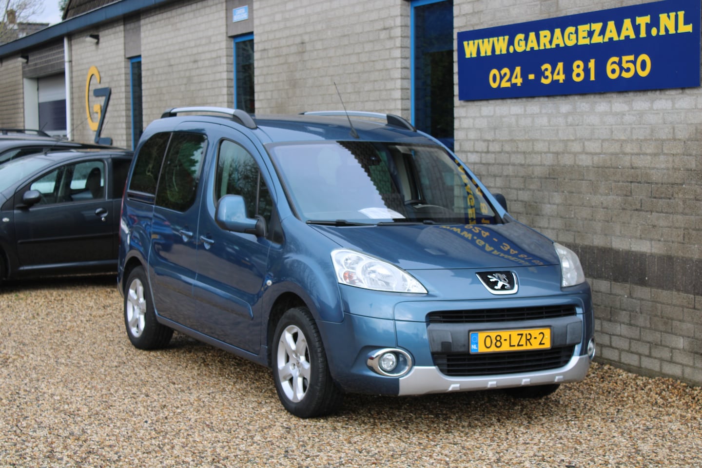 Peugeot Partner Tepee - 1.6 VTi XT Executive Clima Leder Trekhaak PDC 2 schuifdeuren - AutoWereld.nl