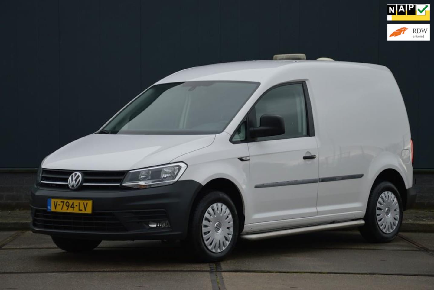 Volkswagen Caddy - 2.0 TDI L1H1 BMT Trendline 102pk Euro 6 Airco Trekhaak - AutoWereld.nl