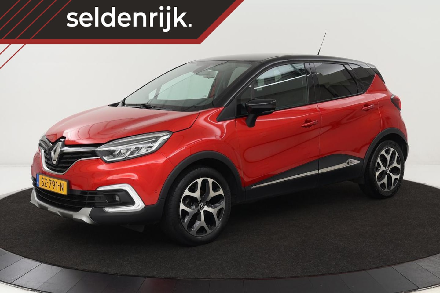 Renault Captur - 0.9 TCe Intens | Trekhaak | Camera | Full LED | Carplay | Navigatie | Keyless | Park Assis - AutoWereld.nl