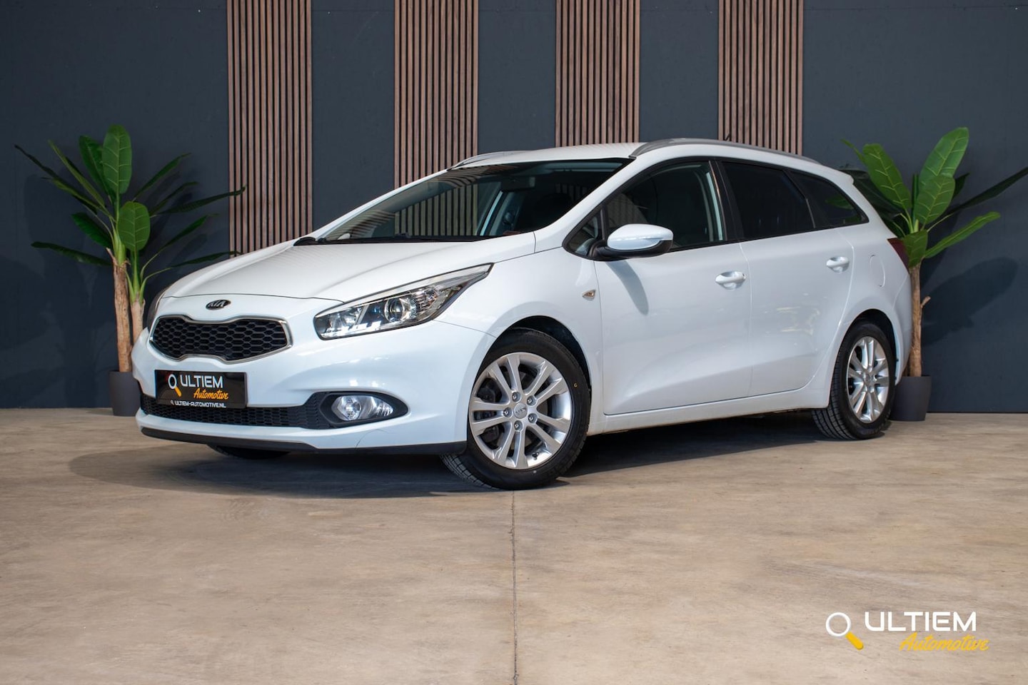 Kia Cee'd Sportswagon - 1.6 GDI ExecutiveLine | TREKHAAK - AutoWereld.nl