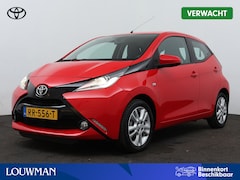 Toyota Aygo - 1.0 VVT-i x-play Limited | Navigatie | Climate Control | Camera | LM Velgen |