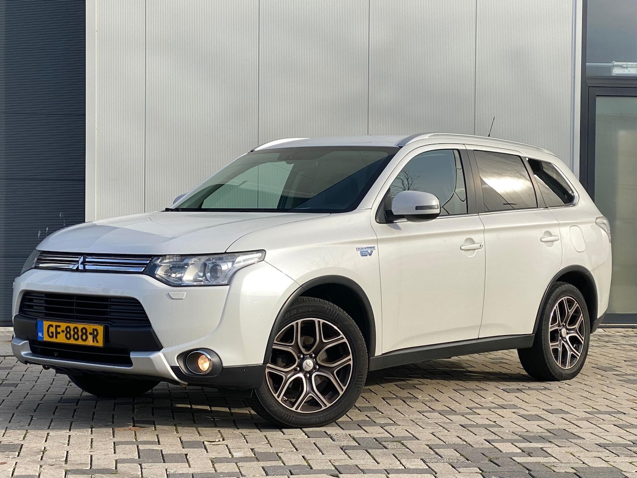 Mitsubishi Outlander - 2.0 PHEV Executive Edition X-Line 2.0 PHEV Executive Edition X-Line - AutoWereld.nl