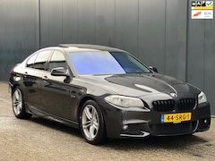 BMW 5-serie - 530d M-Pakket|Schuifdak|HUD|Vol optie|NAP