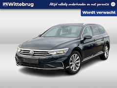 Volkswagen Passat Variant - 1.4 TSI 218pk PHEV GTE Business / Panorama dak / LED Matrix / Trekhaak Elek. / 17" LMV / L