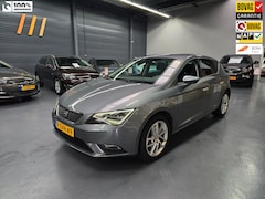 Seat Leon - 2.0 TDI Style Business 1E EIGENAAR AUTOMAAT CARPLAY LED STOEL VERWARMING NAP NL AUTO