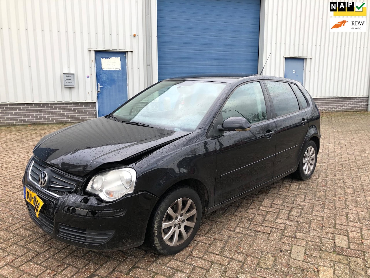 Volkswagen Polo - 1.2-12V Sportline Bj 2006 5 drs Airco Apk 7-2025 - AutoWereld.nl