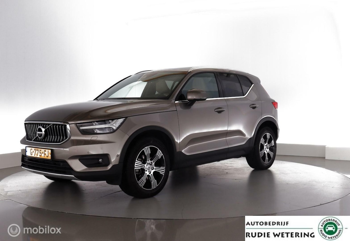 Volvo XC40 - 1.5 T3 Automaat Inscription panorama|leer|led|dab|ecc|lmv18 - AutoWereld.nl