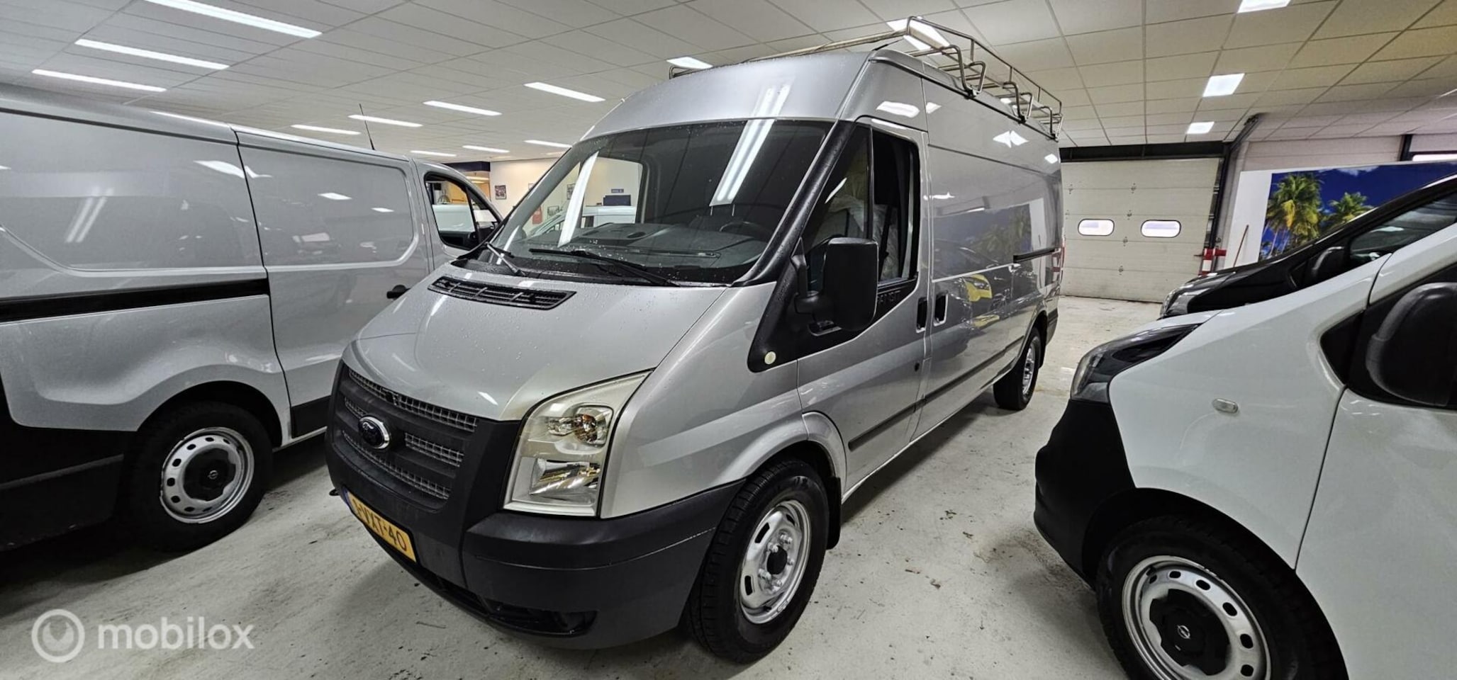 Ford Transit - 330L RWD 2.2 TDCI HD 6bak imperiaal - AutoWereld.nl