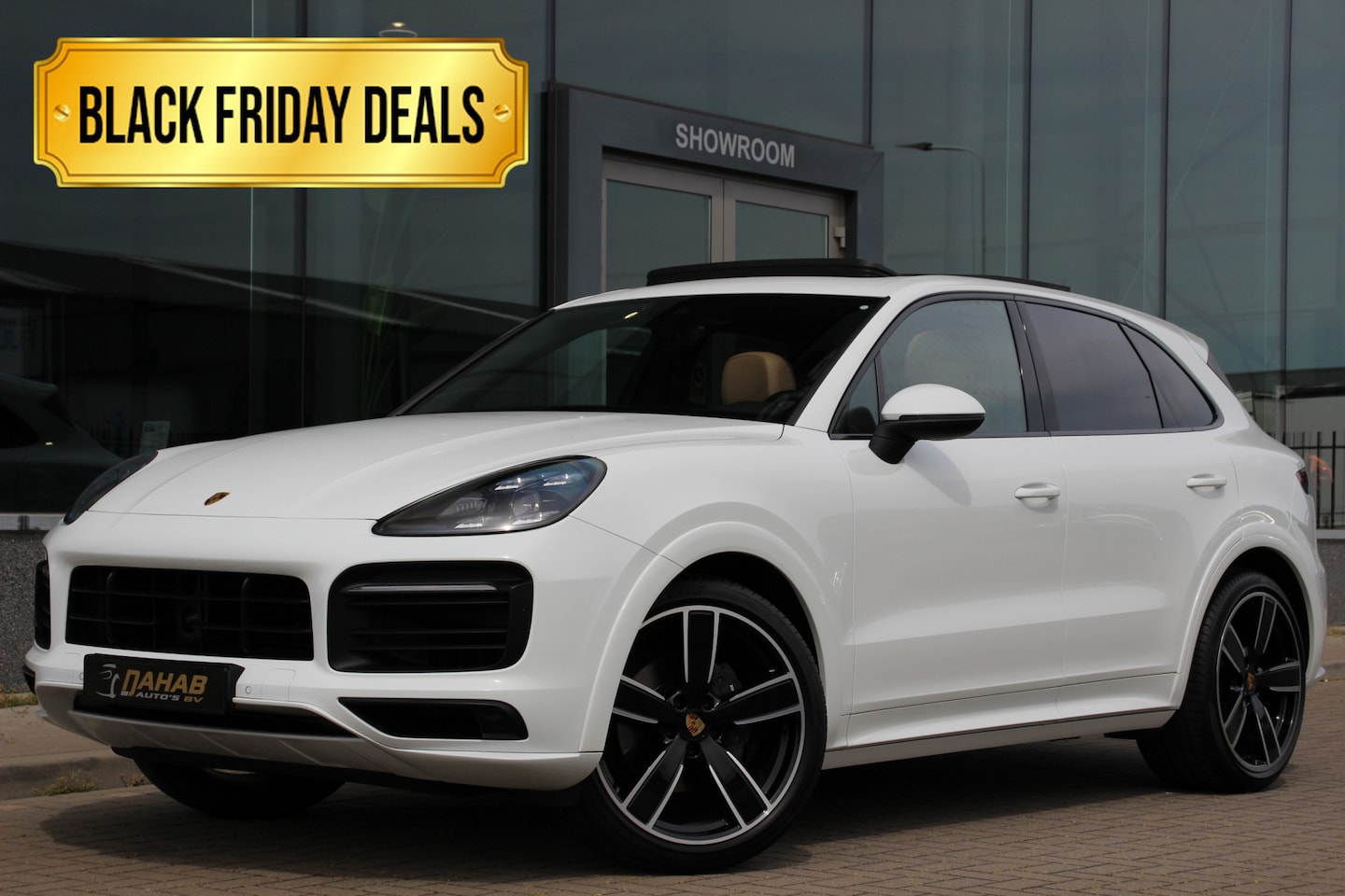 Porsche Cayenne - 3.0 | SportDesign | Pano | Luchtvering | Adaptief cruise control | 22" | 340PK Black Frida - AutoWereld.nl