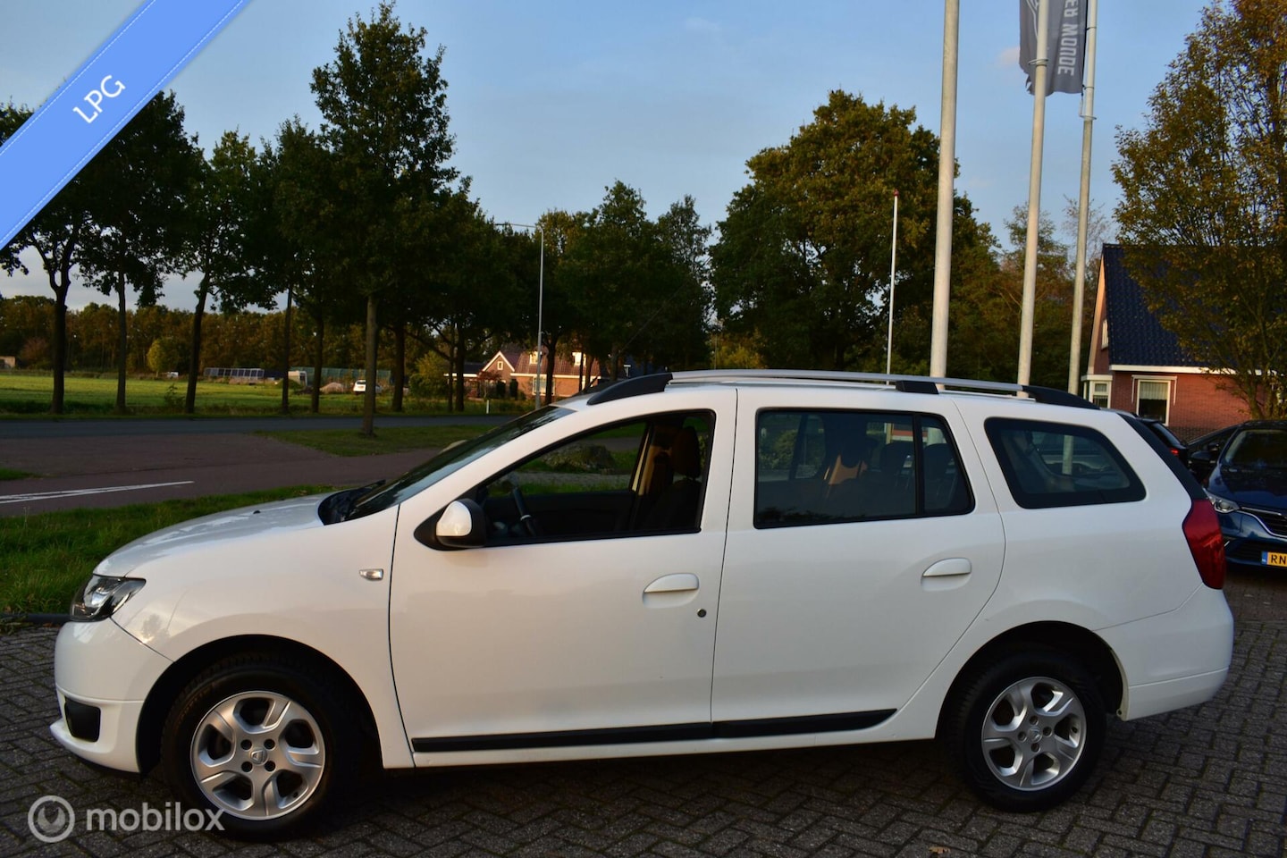 Dacia Logan MCV - 0.9 TCe Bi-Fuel Laureate Airco|Cruise|LPG - AutoWereld.nl