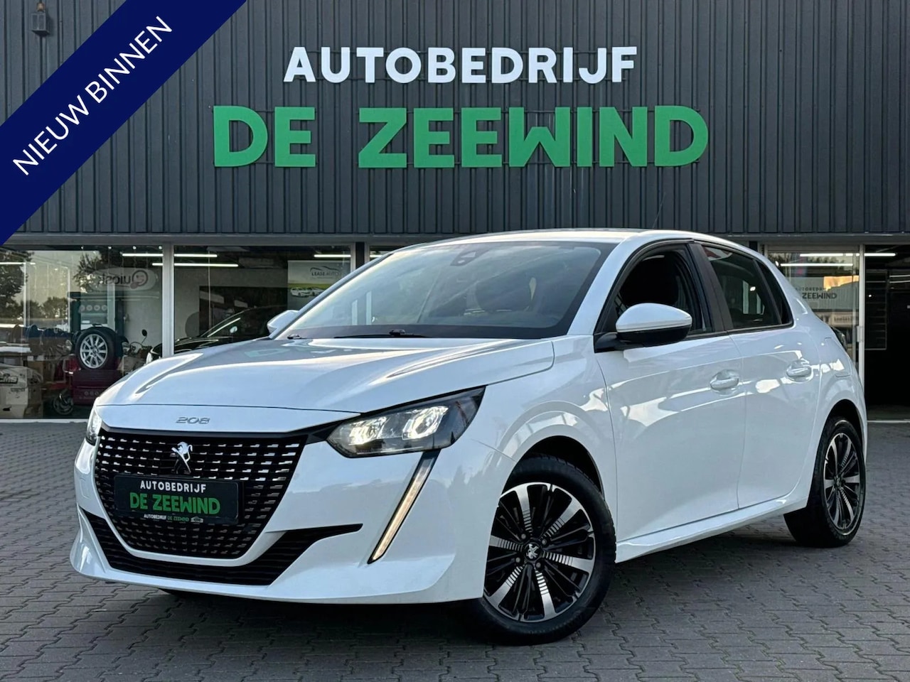 Peugeot 208 - 1.2 PureTech Allure|Automaat|Navi|PDC - AutoWereld.nl