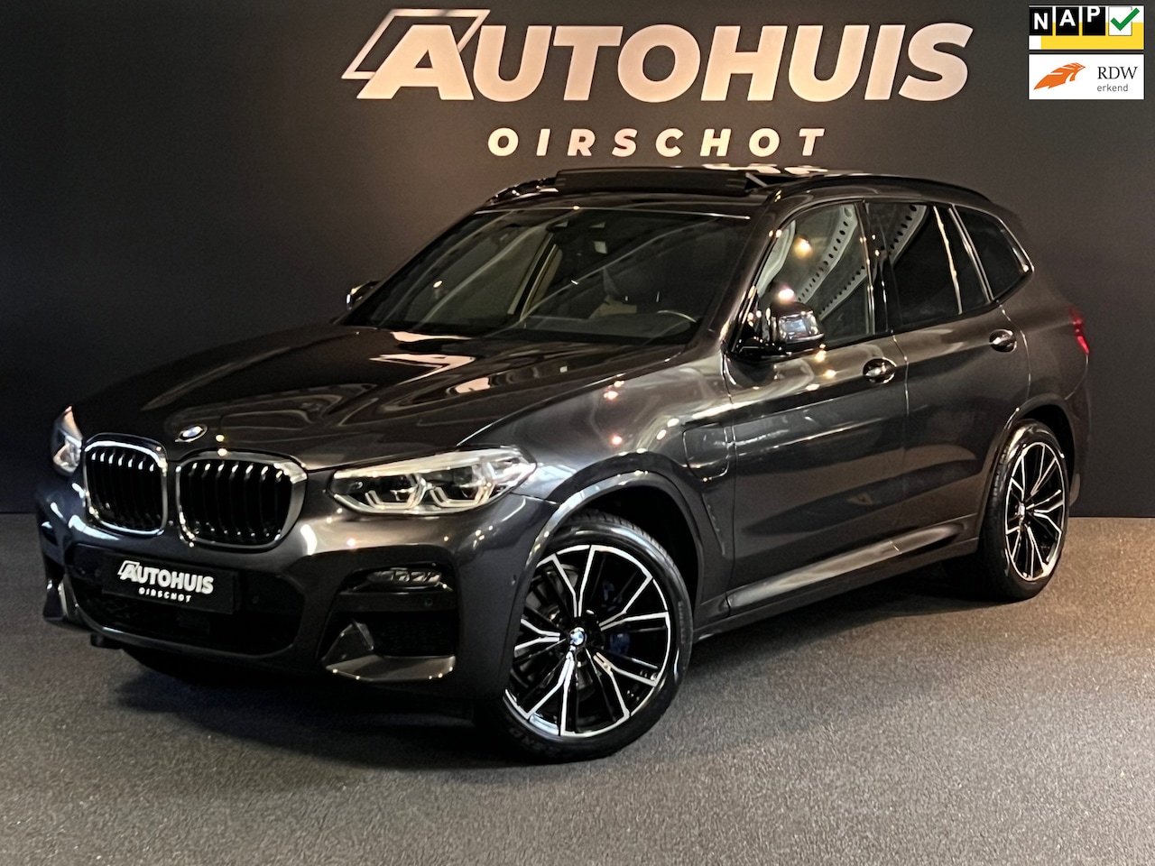 BMW X3 - XDrive30e High Executive Edition M Pano/ M Memory stoelen/ ACC/ 360 Camera/ Trekhaak/ H&K/ - AutoWereld.nl