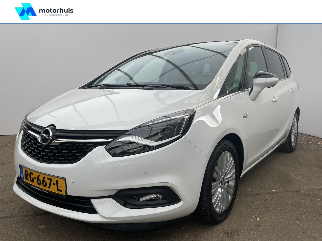 Opel Zafira Tourer - 1.4T 140PK BlitZ / Leder / Navi / Panoramadak/7-zits - AutoWereld.nl