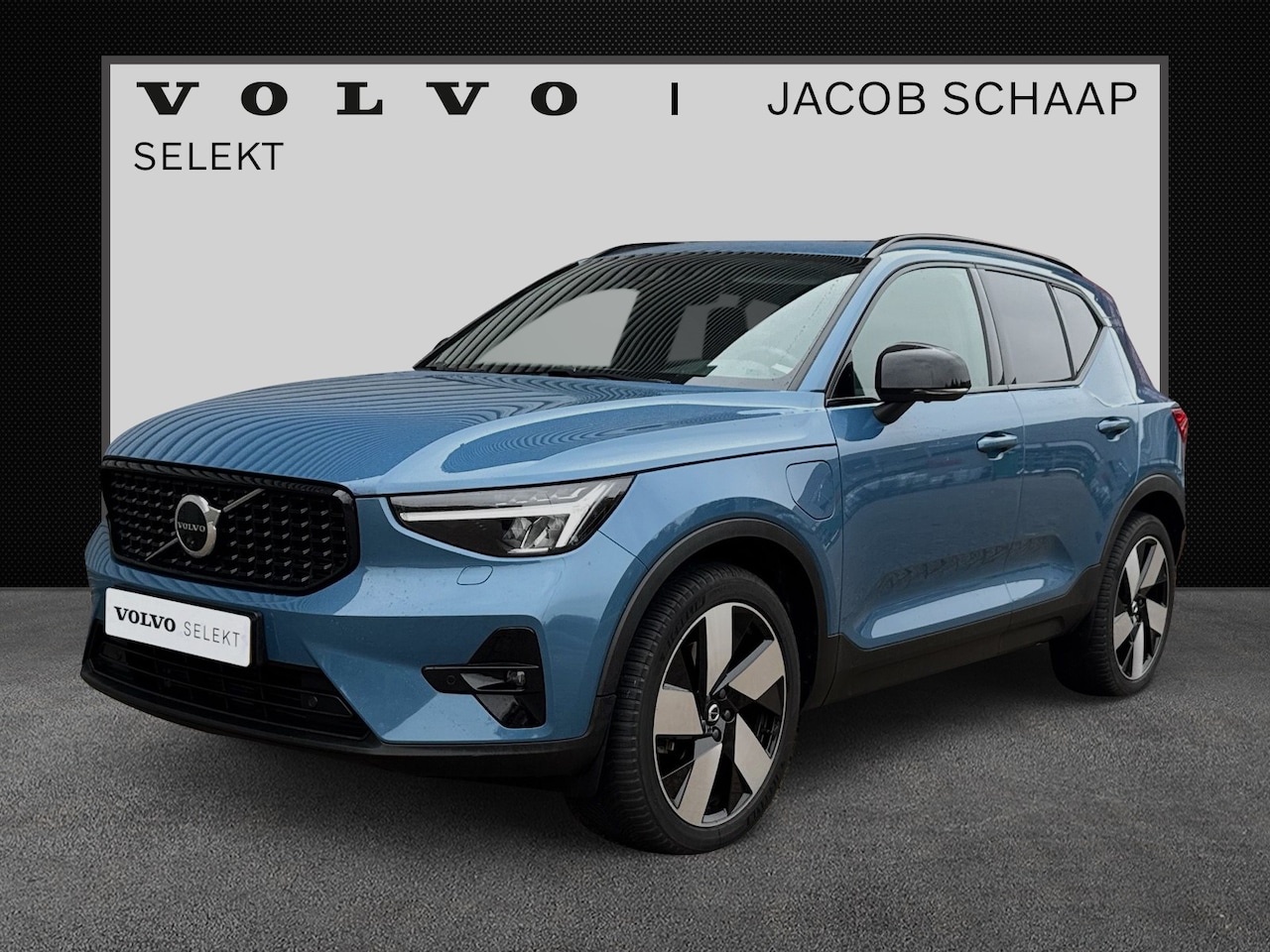 Volvo XC40 - T5 Recharge Ultimate Dark / 360 Camera / 20" / Panoramadak / 1800 kg trekgewicht / - AutoWereld.nl