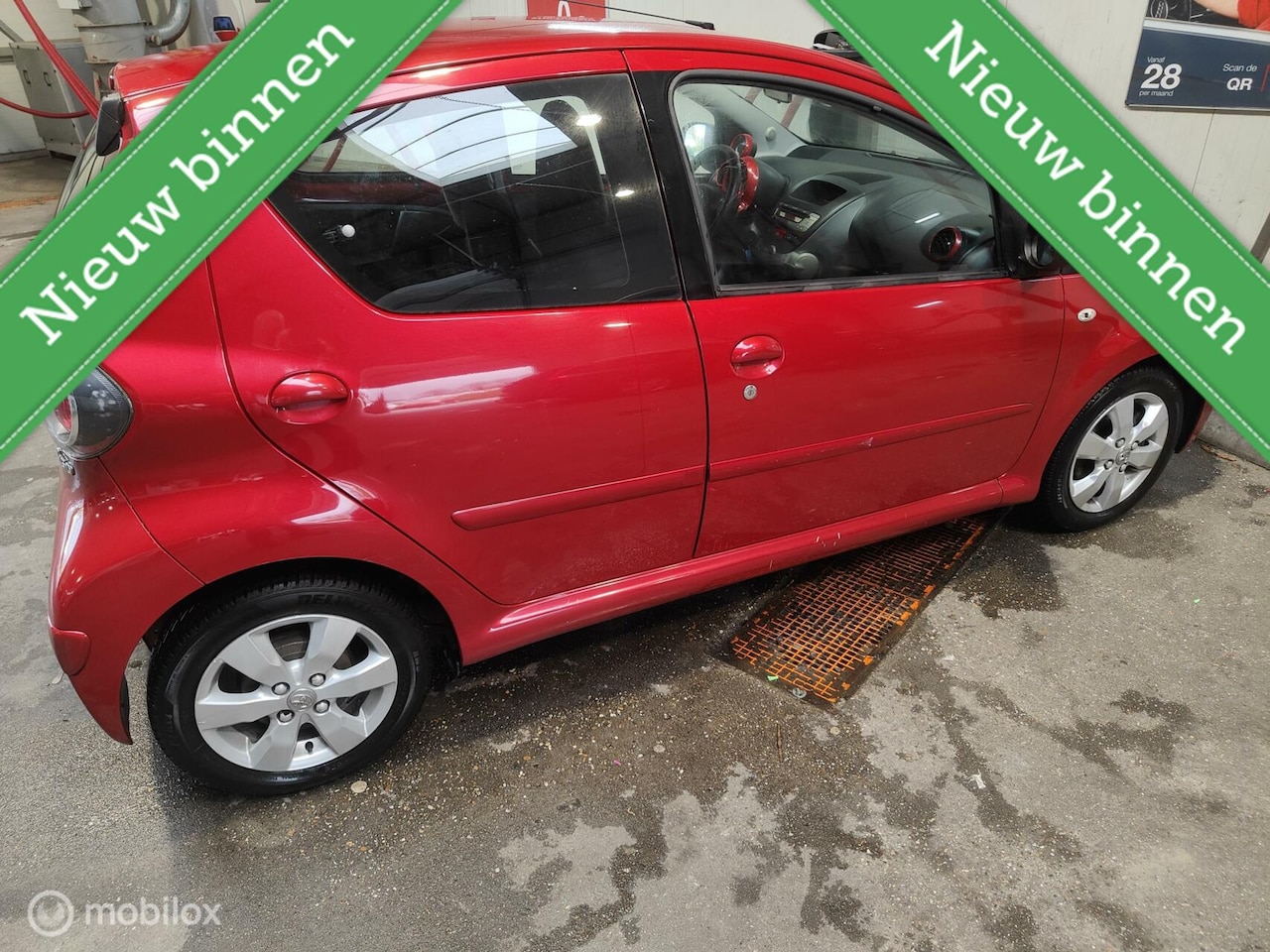 Toyota Aygo - 1.0-12V Aspiration Red AUTOMAAT, AIRCO, APK, NAP - AutoWereld.nl