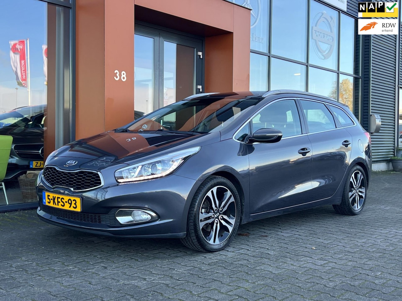 Kia Cee'd Sportswagon - 1.6GDI|Trekhaak|Navi|Bluetooth|Cruise - AutoWereld.nl