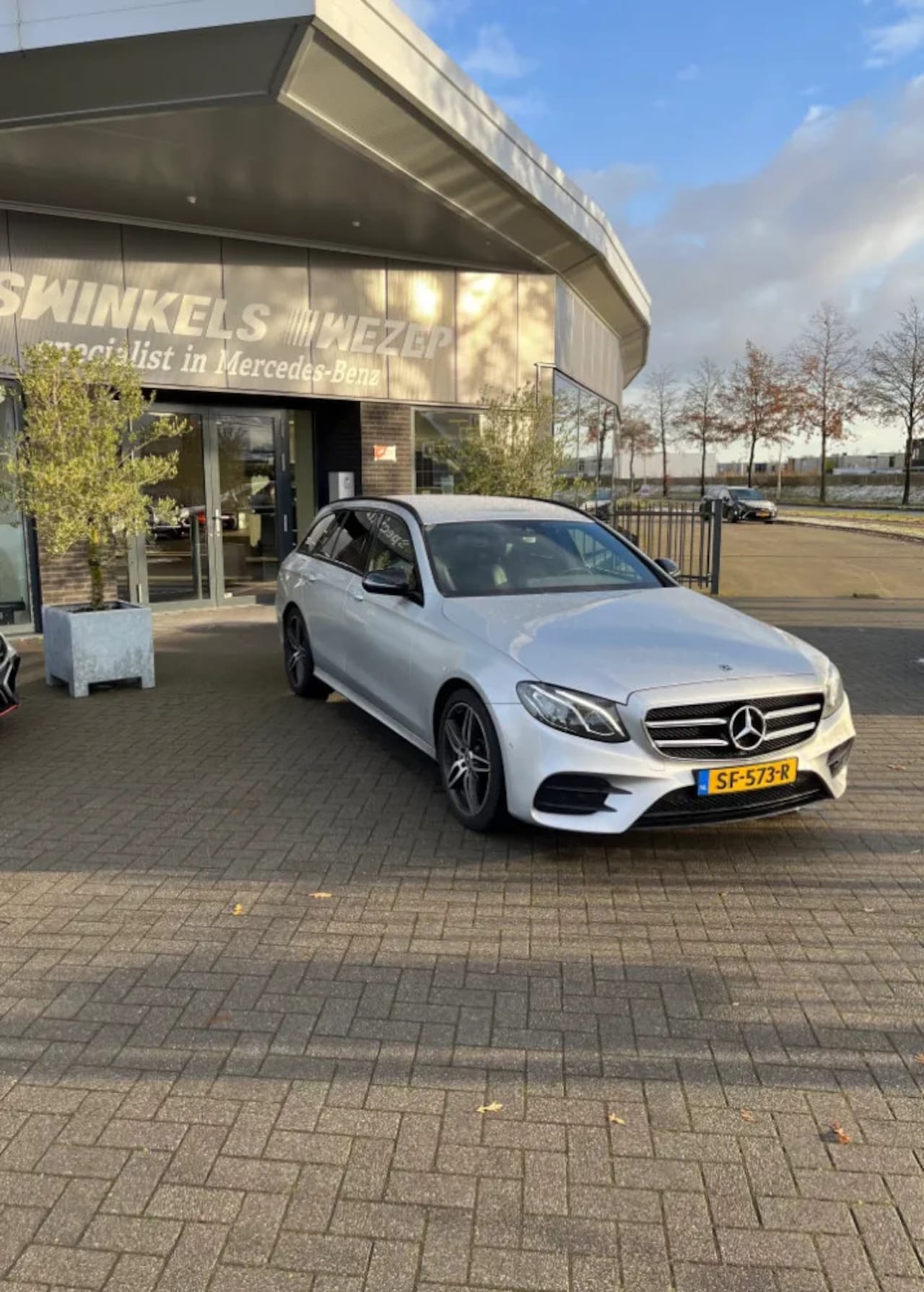 Mercedes-Benz E-klasse Estate - E200 Business Solution Automaat, AMG line, Trekhaak, digitaal combi-instrument - AutoWereld.nl