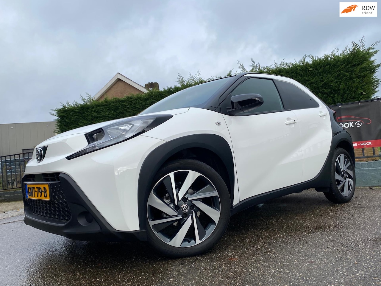 Toyota Aygo X - 1.0 VVT-i MT Cross Play, apple CarPlay,18 inch, cruise,lane ass etc etc - AutoWereld.nl