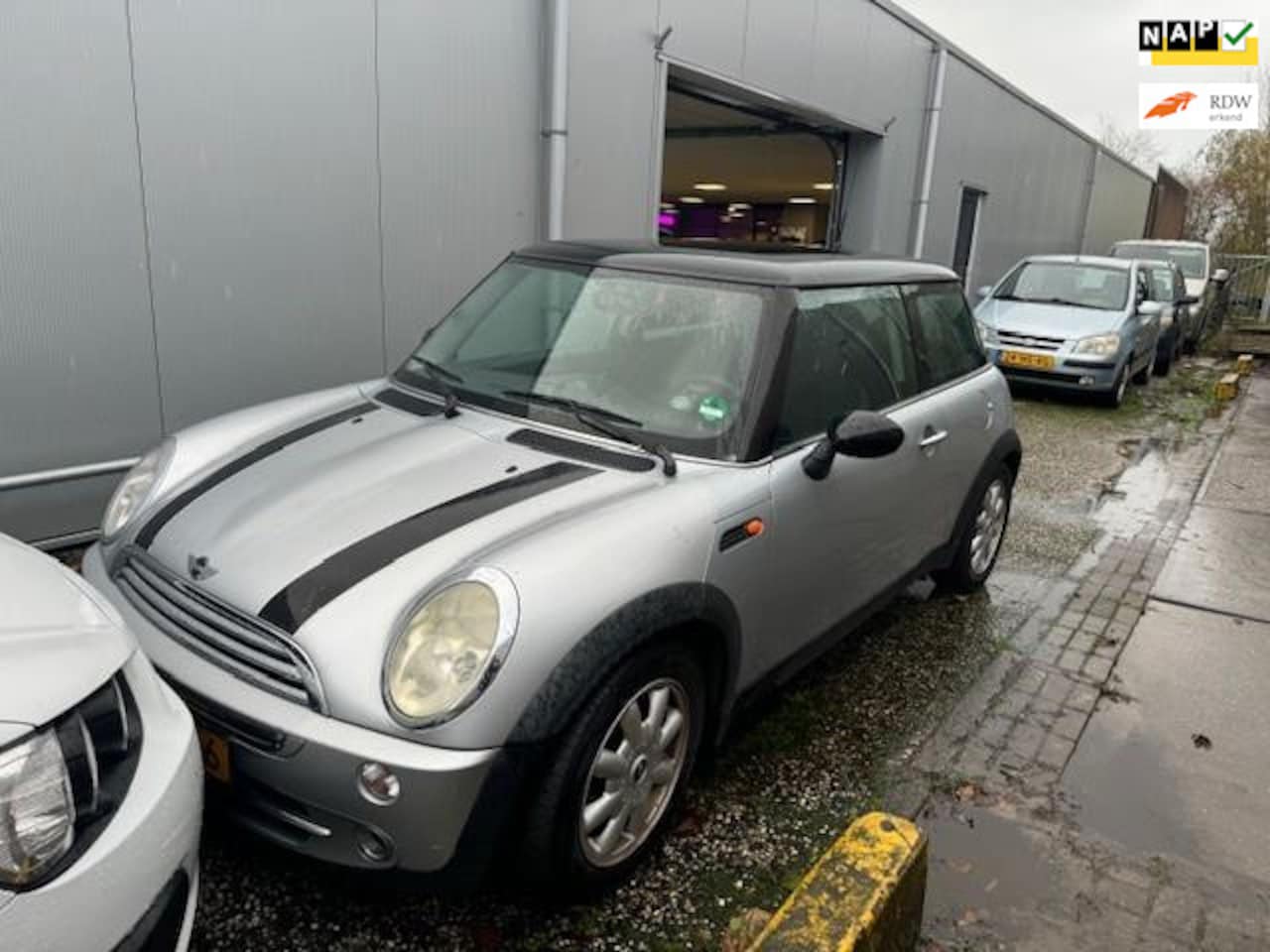 MINI Cooper - Mini 1.6 Cooper. BAKLAGER HOORBAAR. - AutoWereld.nl