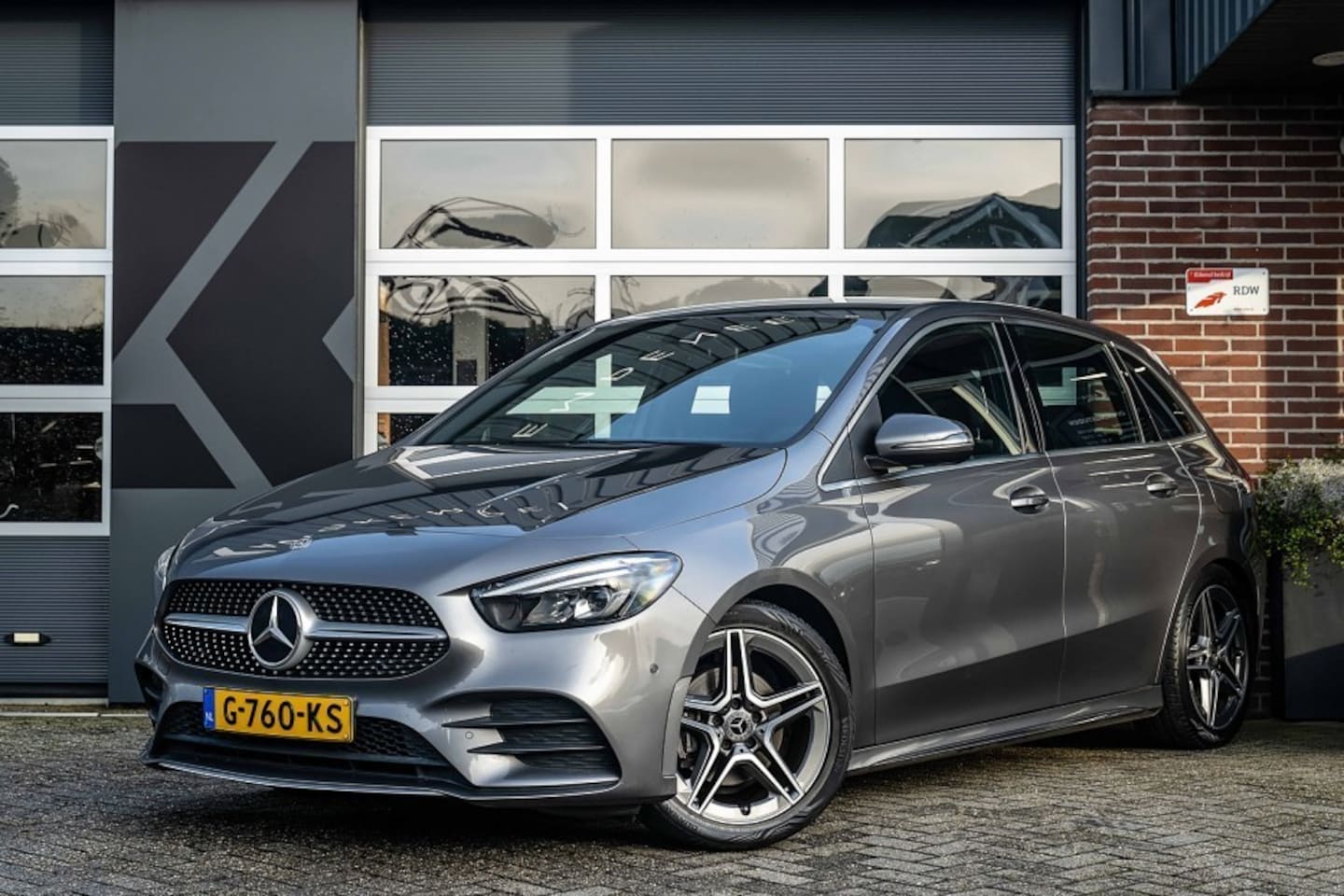 Mercedes-Benz B-klasse - 200 Business Solution AMG | Camera | Stoelverwarming | CarPlay | Cruise Control | - AutoWereld.nl