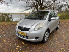 Toyota Yaris - 1.3 VVTi Sol