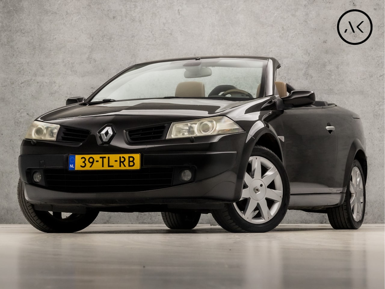 Renault Mégane Cabrio - 2.0-16V Tech Line Automaat (YOUNGTIMER, XENON, PARKEERSENSOREN, LEDEREN SPORTSTOELEN, CRUI - AutoWereld.nl