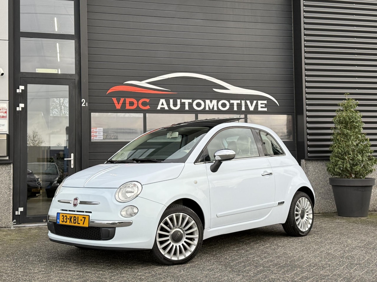 Fiat 500 - 1.2 Automaat Panoramadak | Lichtmetalen Velgen | Chrome Spiegelkappen | Weinig KM | Origin - AutoWereld.nl