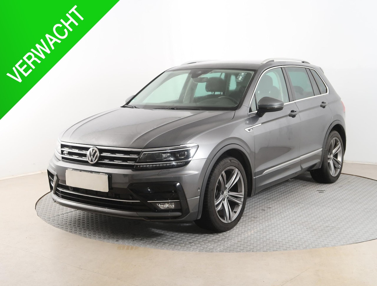 Volkswagen Tiguan - 1.5 TSI ACT Highline Business R R-line 150 PK | Automaat, Navigatie, Parkeersensoren V+A, - AutoWereld.nl