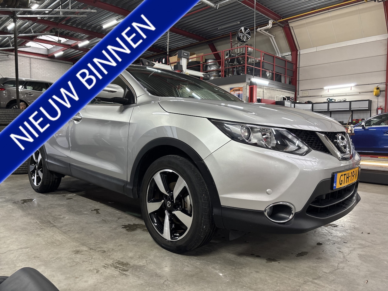 Nissan Qashqai - 1.2 Turbo Connect Edition Navigatie / Camera / Keyless - AutoWereld.nl