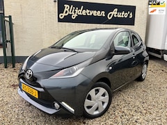 Toyota Aygo - 1.0 VVT-i x-play 73.000KM | Airco | Camera | Navi | Org. NL