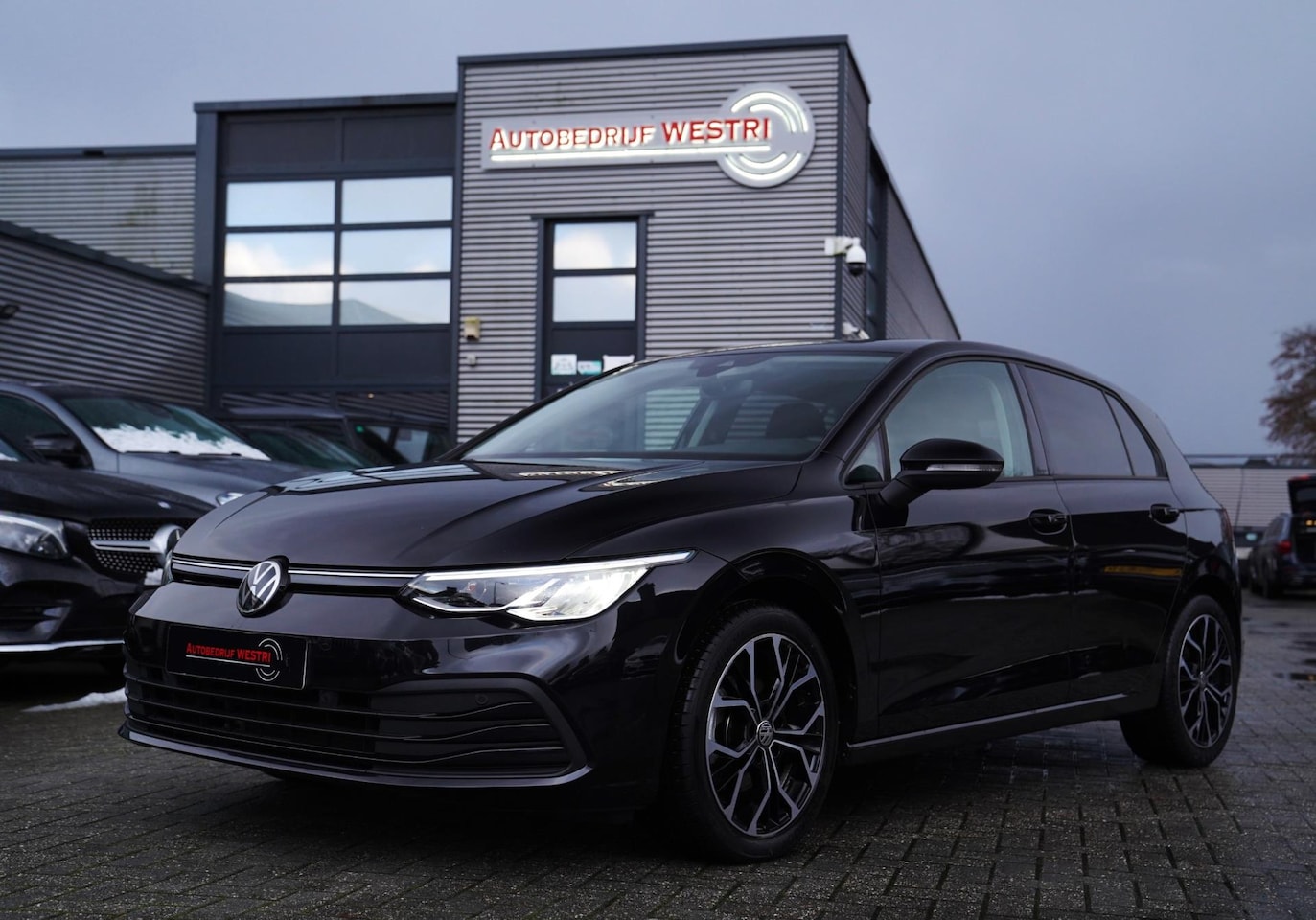 Volkswagen Golf - 1.0 TSI Golf | LED | inclusief BTW | 1e eigenaar | Zwart | Navigatie | 6 bak handgeschakel - AutoWereld.nl