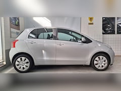 Toyota Yaris - 1.3 VVTi Sol