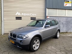 BMW X3 - 2.0i Executive Eerste eigenaar / Cruise controle / Airco / PDC / Trekhaak