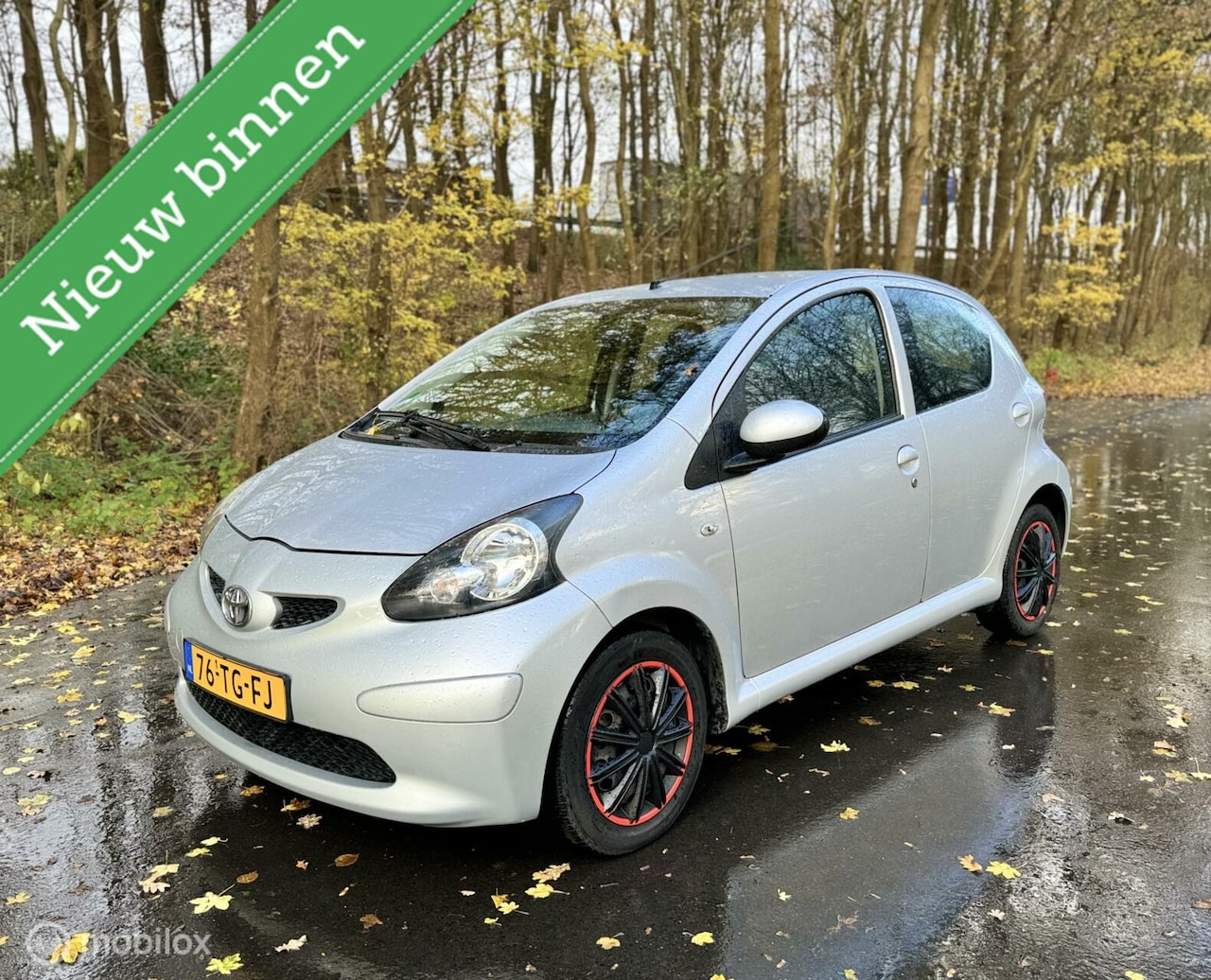 Toyota Aygo - 1.0-12V + - AUTOMAAT - AIRCO - ELEK. RAMEN - NAP - AutoWereld.nl