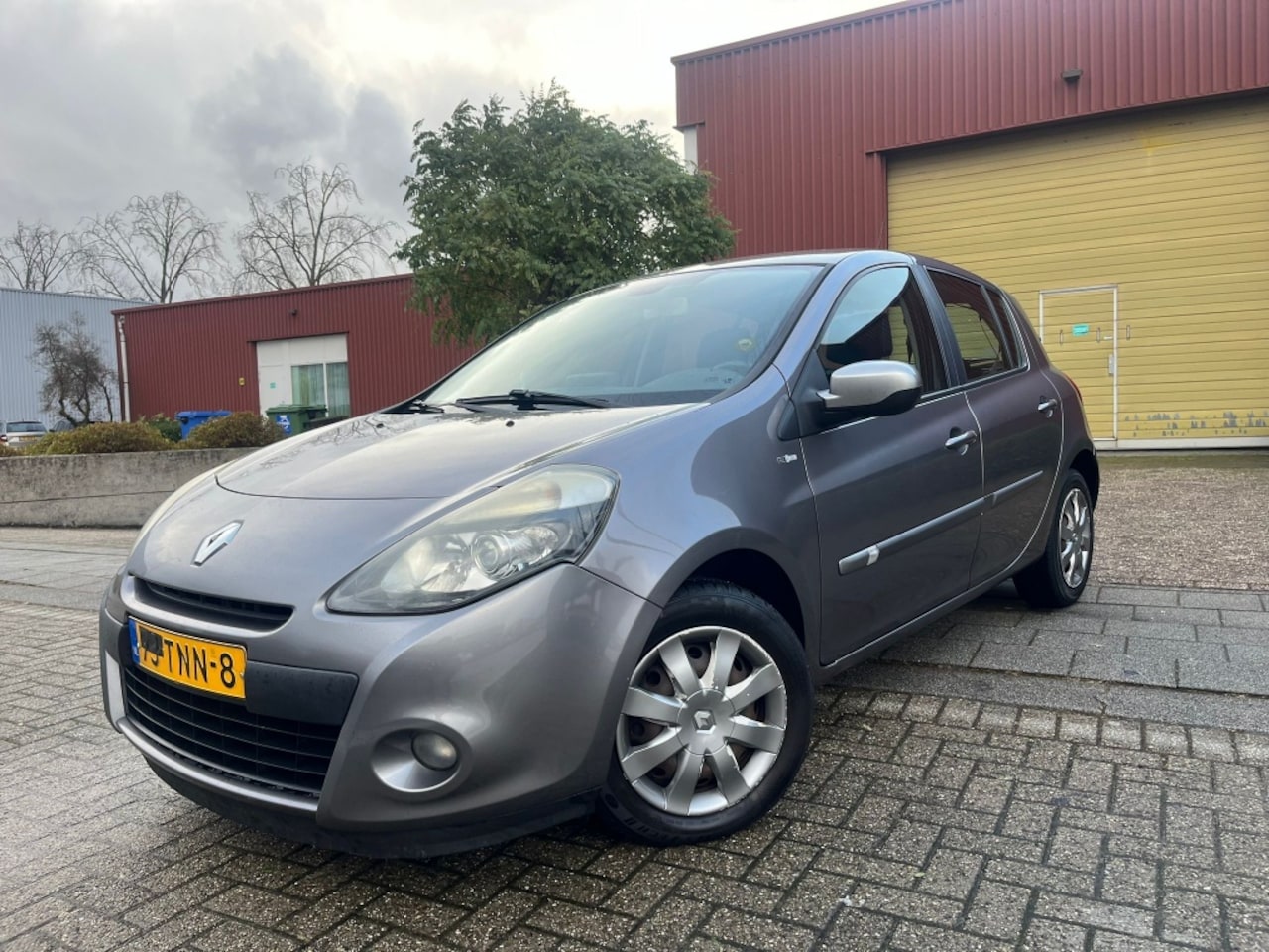 Renault Clio - 1.5 dCi Night & Day Navigatie|Clima 2012 - AutoWereld.nl