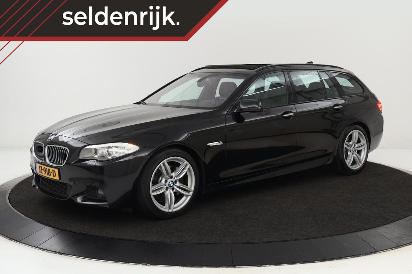 BMW 5-serie Touring - 530d High Executive | Panoramadak | Leder | Stoelverwarming | Trekhaak | Navigatie | Xenon - AutoWereld.nl