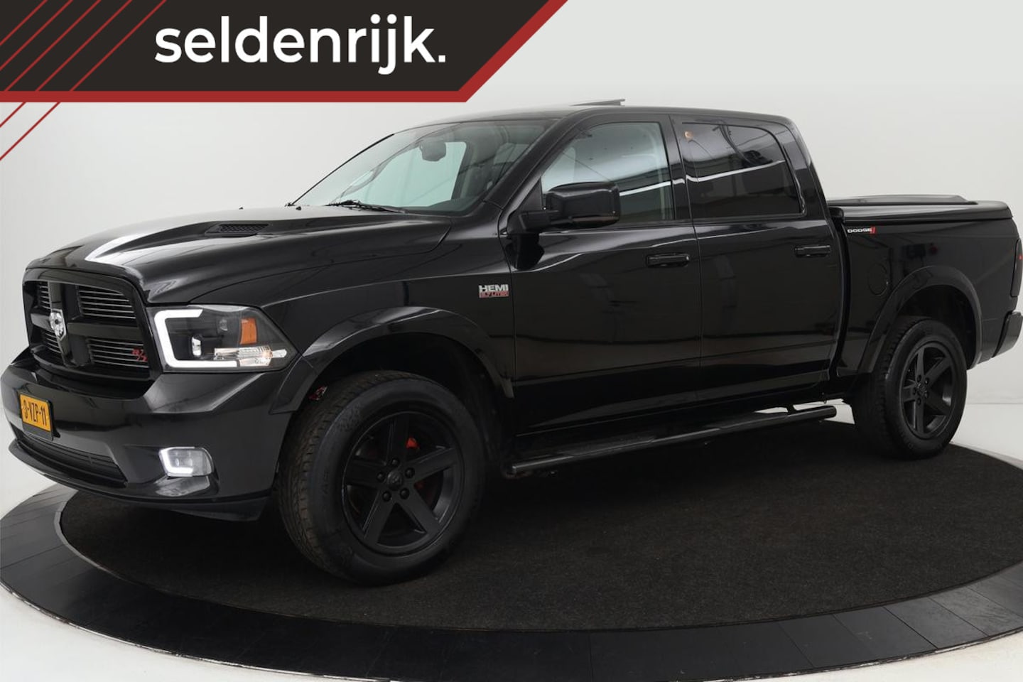 Dodge Ram 1500 - 5.7 V8 4x4 Quad Cab | Schuifdak | Leder | Trekhaak | Carplay | Camera | Climate control | - AutoWereld.nl