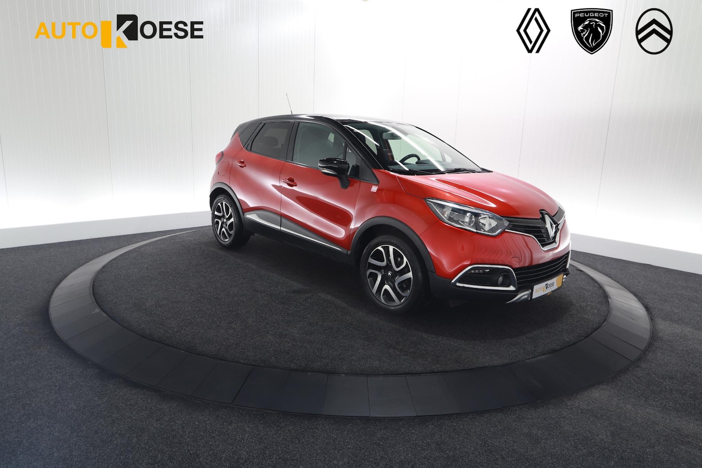 Renault Captur - TCe 120 Helly Hansen | Trekhaak | Navigatie | Parkeersensoren - AutoWereld.nl