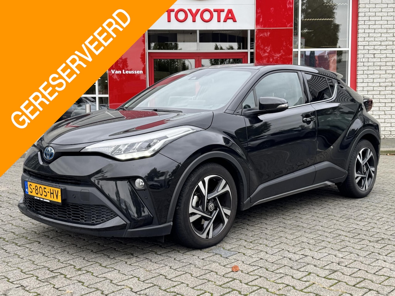 Toyota C-HR - 1.8 HYBRID STYLE NL-AUTO LED APPLE/ANDROID KEYLESS PARK-SENSOREN BSM NAVI STOELVERW ALL SE - AutoWereld.nl